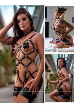 CENSAN Siyah Boyunluk ve Tasma Detaylı Özel Bacak Tasarımlı Seksi Bodysuit